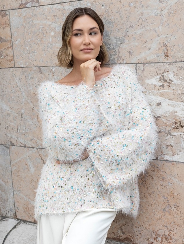 Белый джемпер. Фото источник: коллекция Филати.