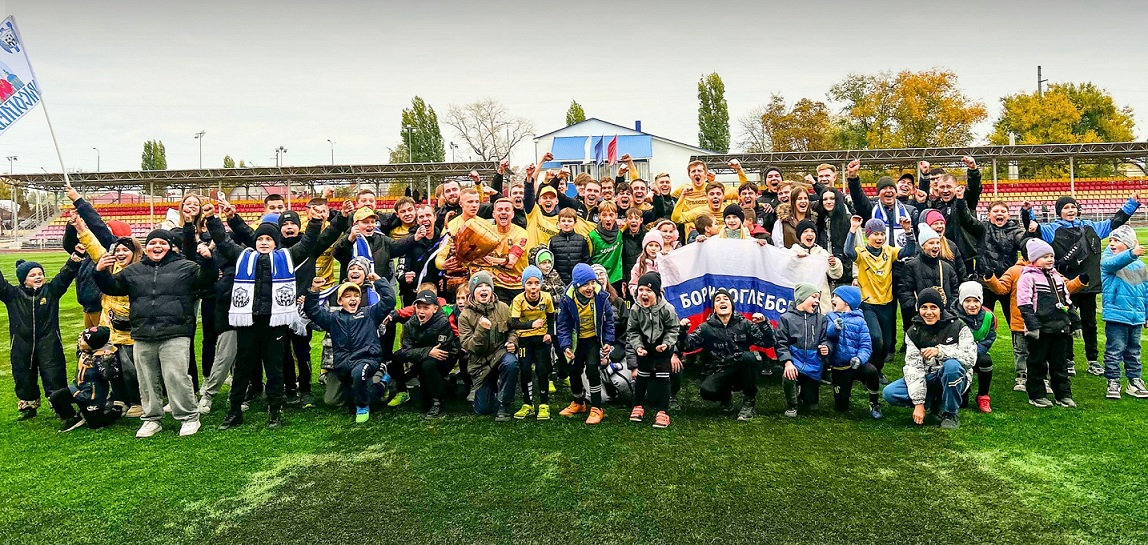 Кристалл-МЭЗТ - чемпион 2025 года. Фото СФФ Центр