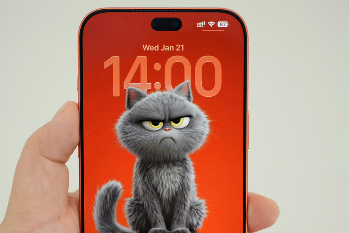 UniverseIce / X📷Возможный дизайн iPhone 18 Pro, который будет отличаться от предшественника в том числе уменьшенным элементом Dynamic Island