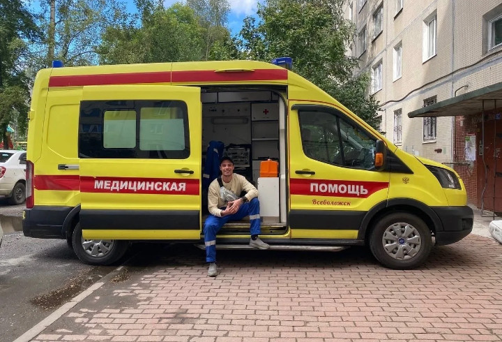 Врачи скорой помощи в Кудрово спасли пациента в состоянии клинической смерти