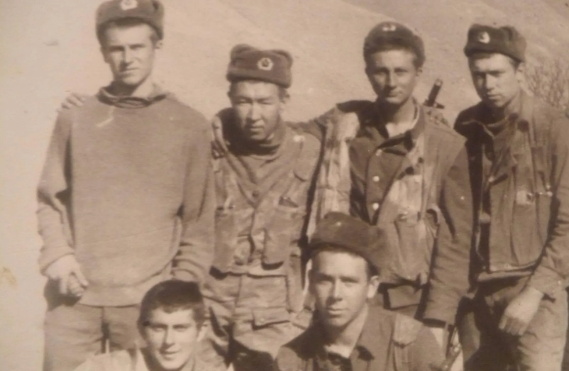 "Иногда сами грызли сухари, но таджиков кормили": пограничник о службе в ММГ-1 Базайи-Гумбад в ДРА