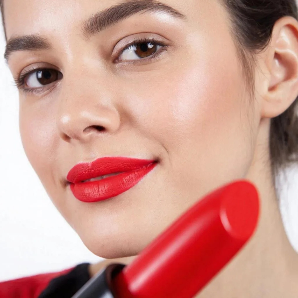 Пример сгенерированного изображения и эффекта "зловещей долины"