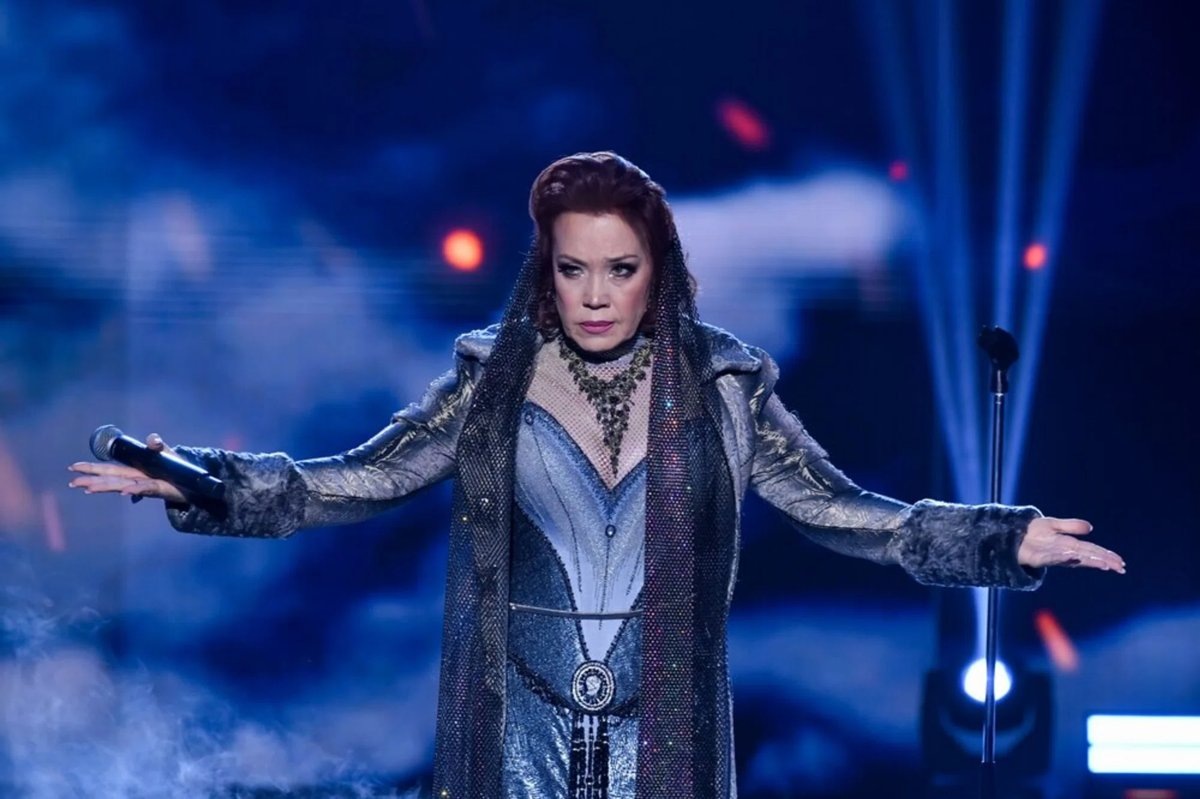     Трагедия вынудила Азизу на годы покинуть сцену