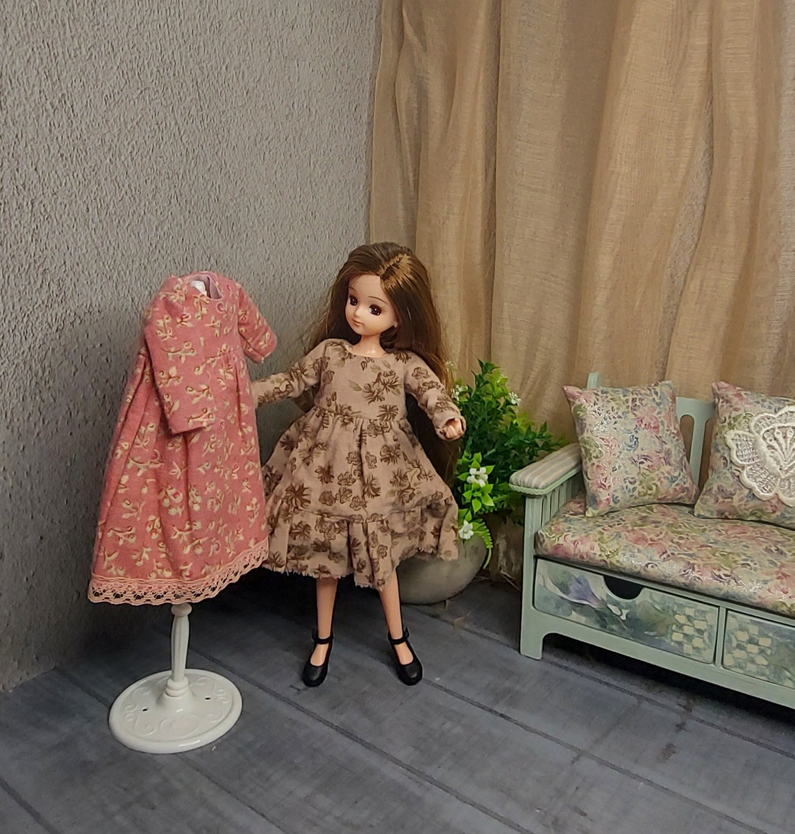 Фло и новое платье. Фото автора канала.