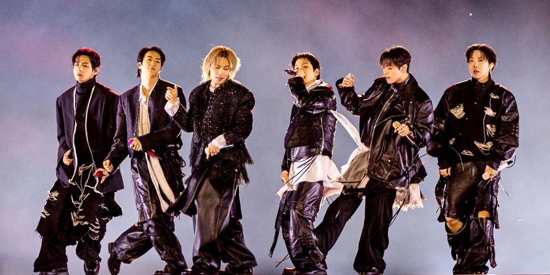 К-РОР группа BTS начала всемирное турне концертом в южнокорейском Кояне