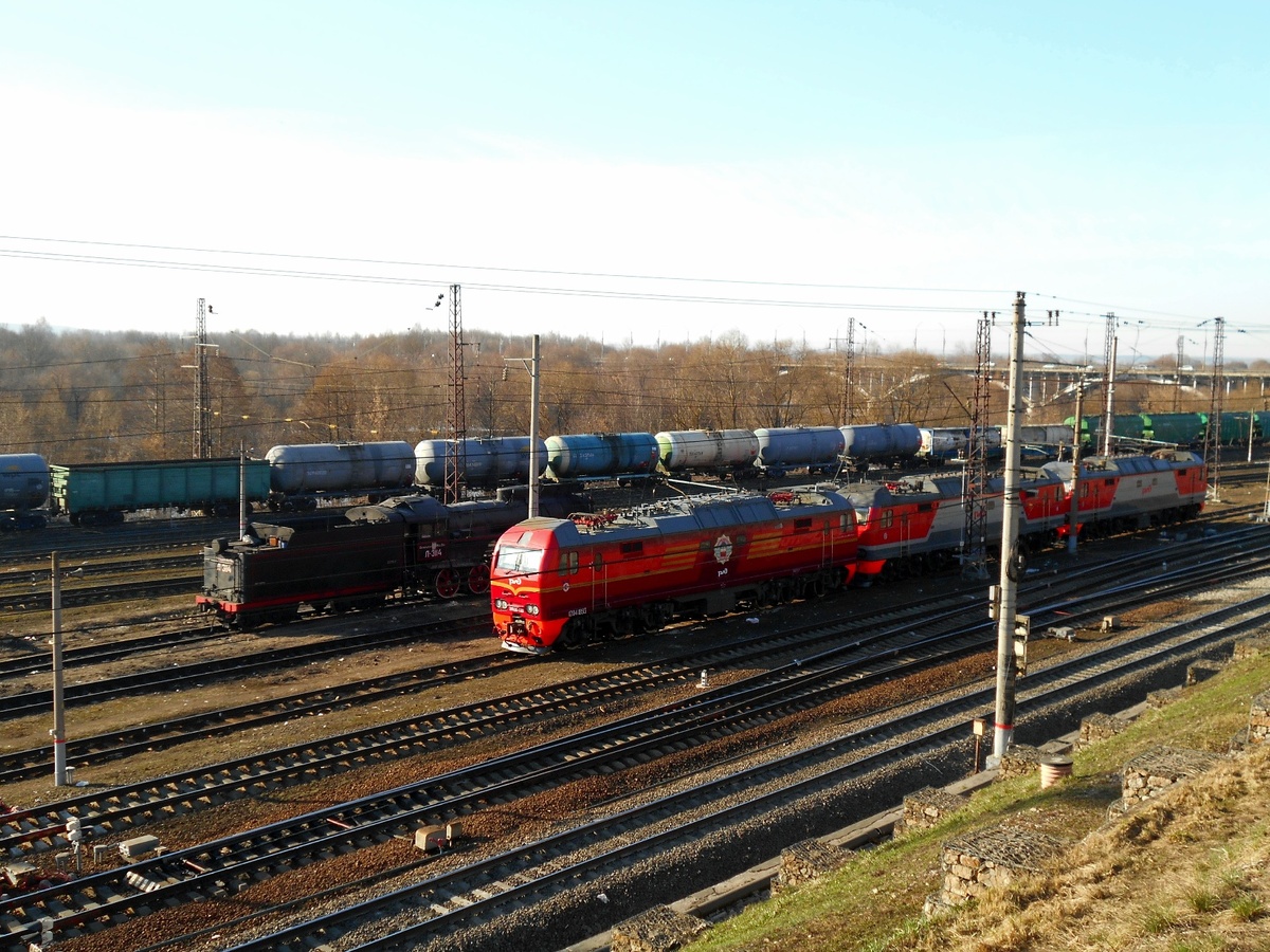 Паровоз Л-3114, электровозы ЭП2К-189, ЭП2К-412, ЭП2К-490