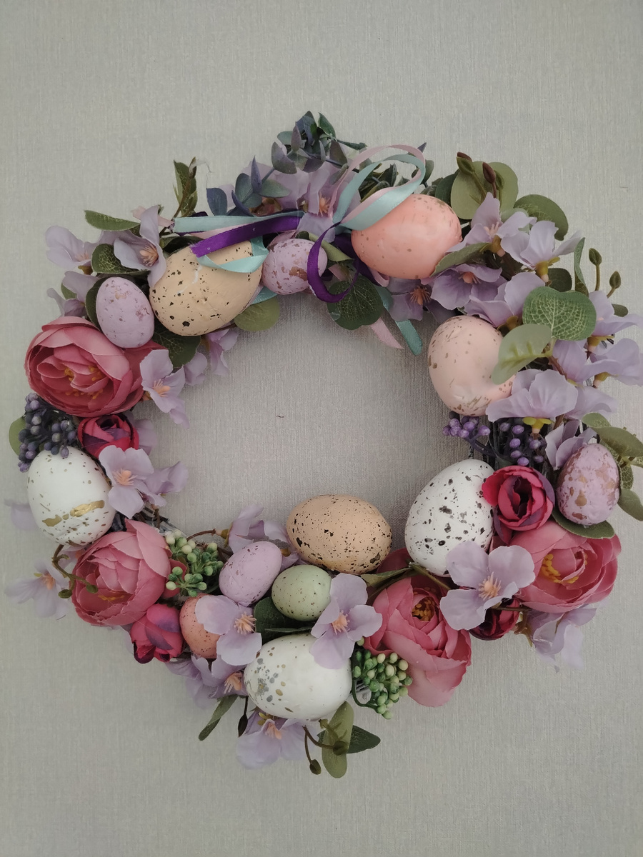 Яйца из пенопласта нашлись в закромах. 