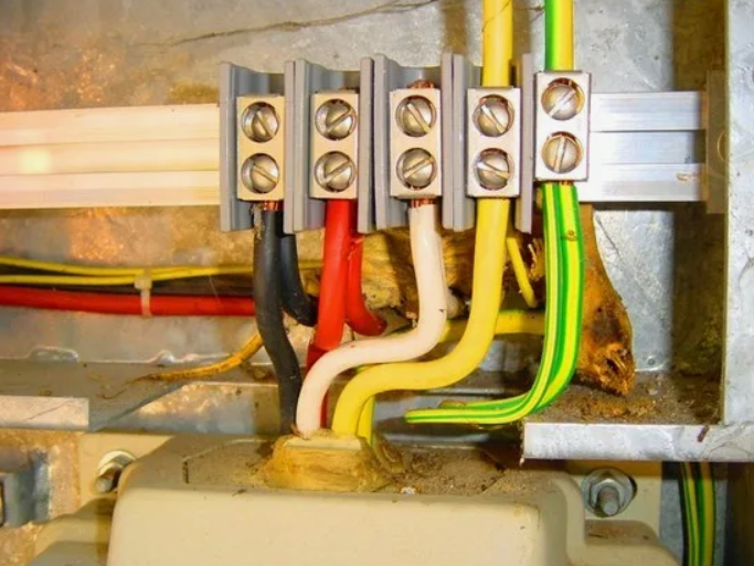 ⚡ Заземление: невидимый щит, который спасает жизнь