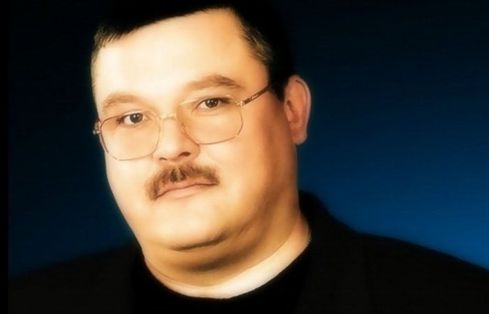 Личность неоднозначная.