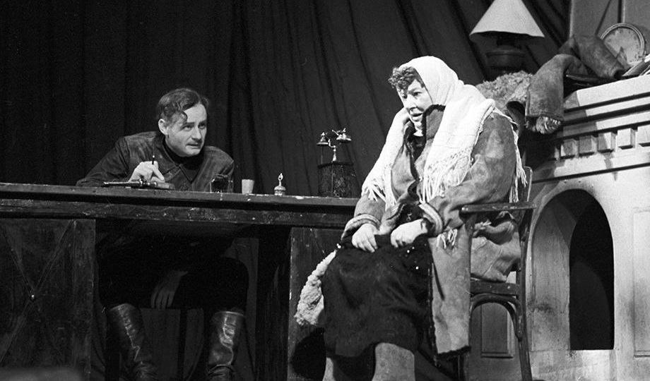 Как из-за Раневской закрыли спектакль