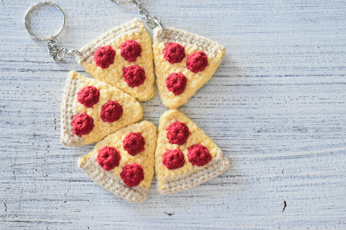 Как вязать крючком игрушку или сувенир