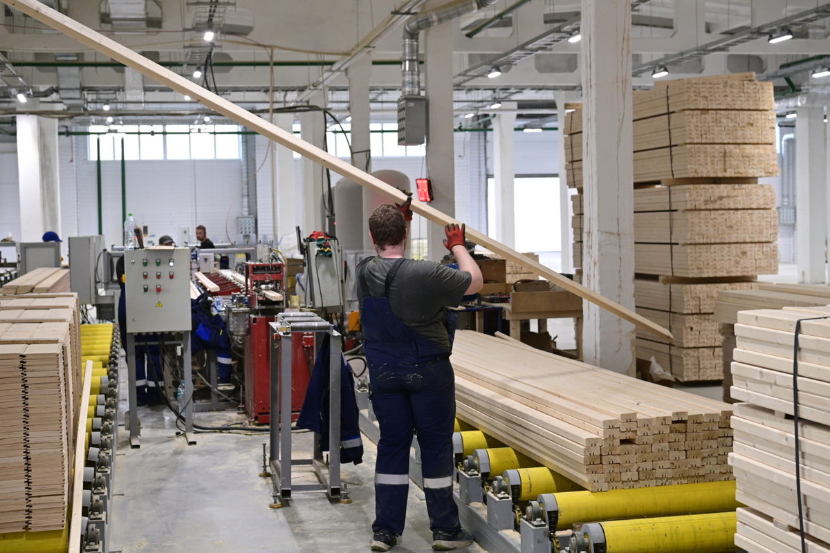    Цех резидента технопарка "Онежский" ООО "Карелия групп". Фото: «Республика» / Сергей Юдин