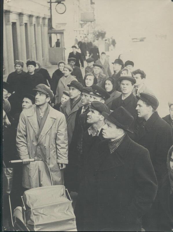 Митинг трудящихся г.Казани на улице Баумана, посвященный полету Ю.А.Гагарина в космос. 1961 год. Из фонда НМ РТ