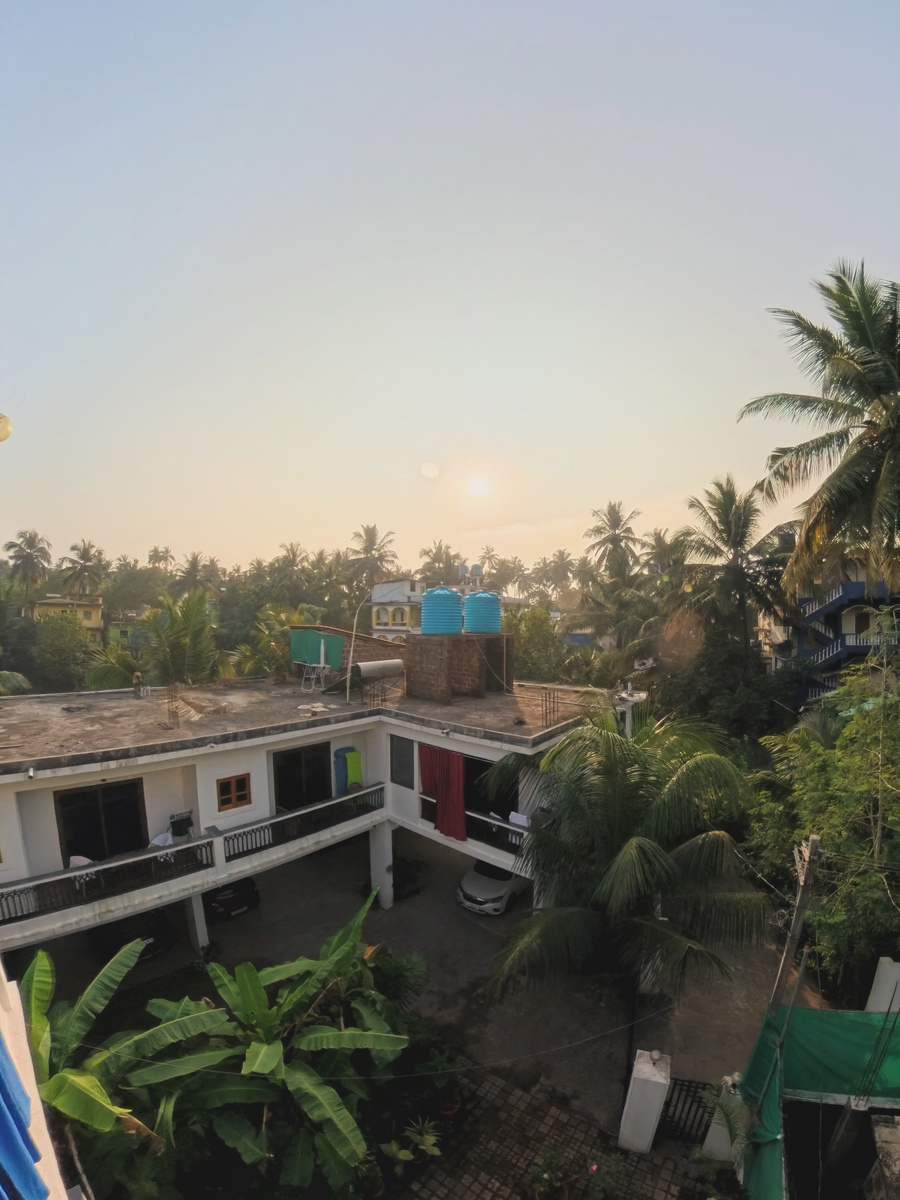 Вид с балкона гостевого дома Guest House.