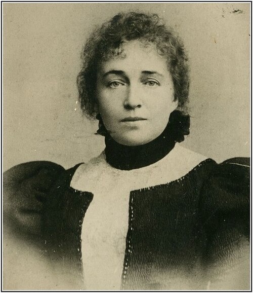Анна Попова