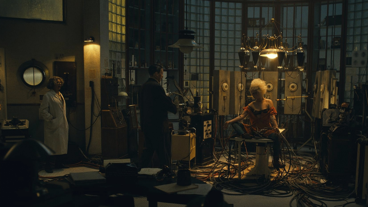 Кадр из фильма "Невеста!"