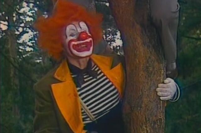 А вообще, Клёпа - это клоун из детской передачи, после которого советскому школьнику не страшно никакое Оно