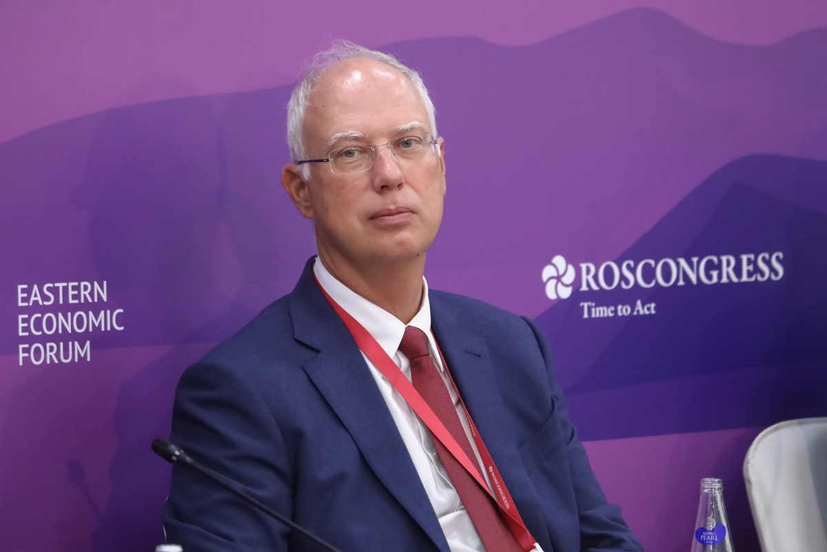 Чиновник обсуждает с американской стороной вопрос Украины.  Фото: Фото: из фотобанка Фонда Росконгресс / photo.roscongress.org / Михаил Киреев