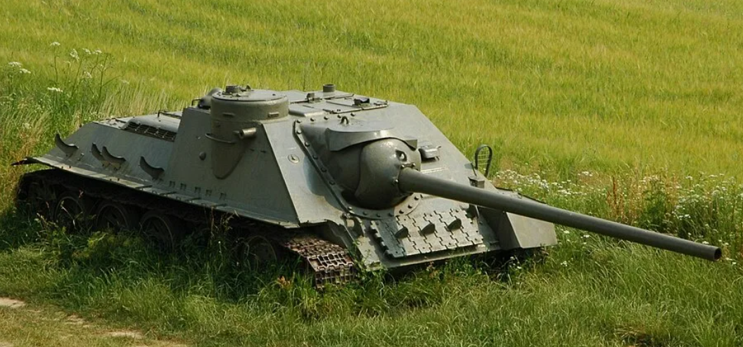 "Истребитель танков" СУ-100 (фото из открытых источников).