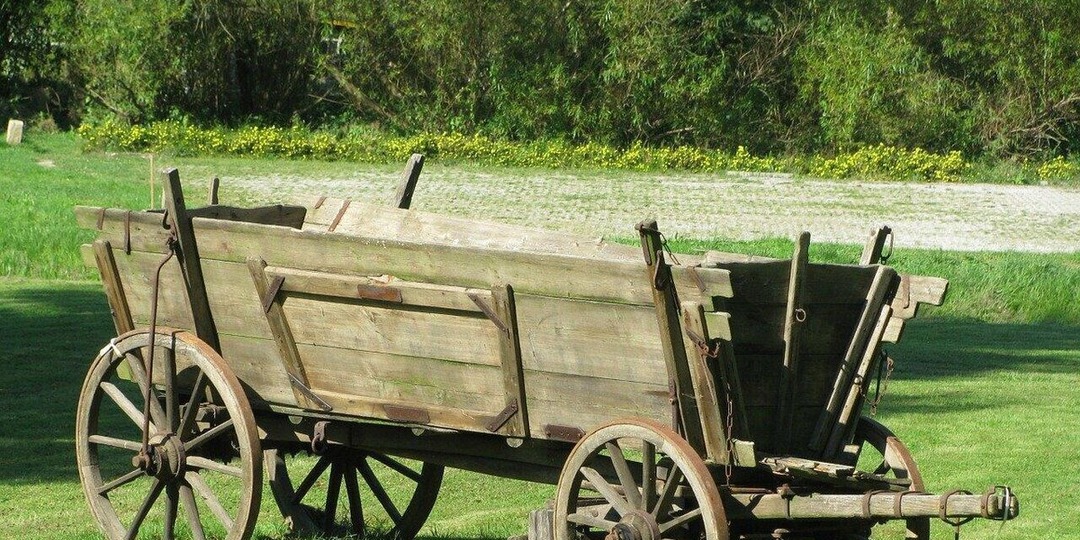 Тяжёлая телега.