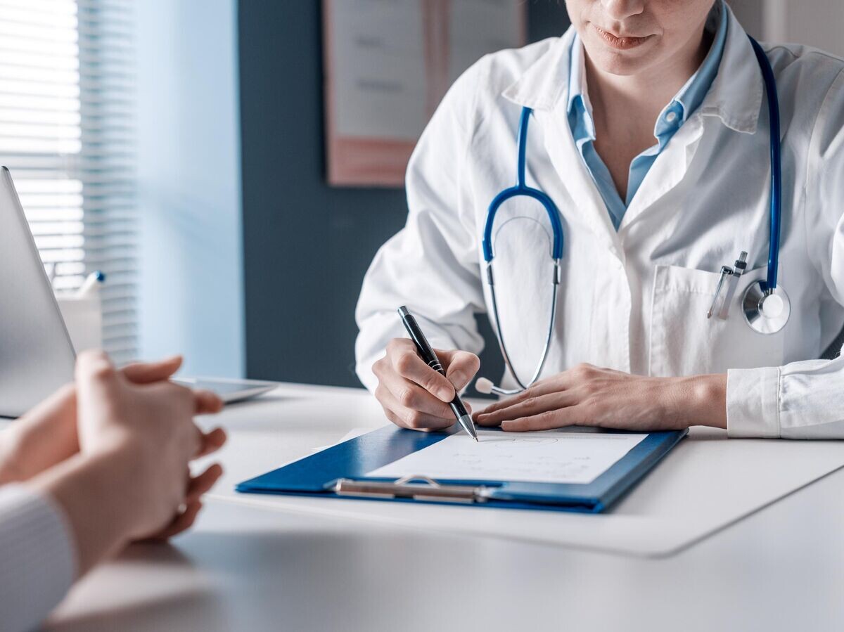    Прием у врача | © iStock.com / demaerre