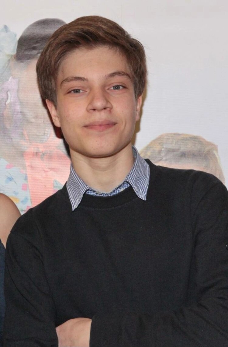 ФОТО: ТАСС. Актер Егор Клинаев на премьере фильма режиссера Александра Карпиловского "Частное пионерское. Ура каникулы!!!", 2017 год📷
