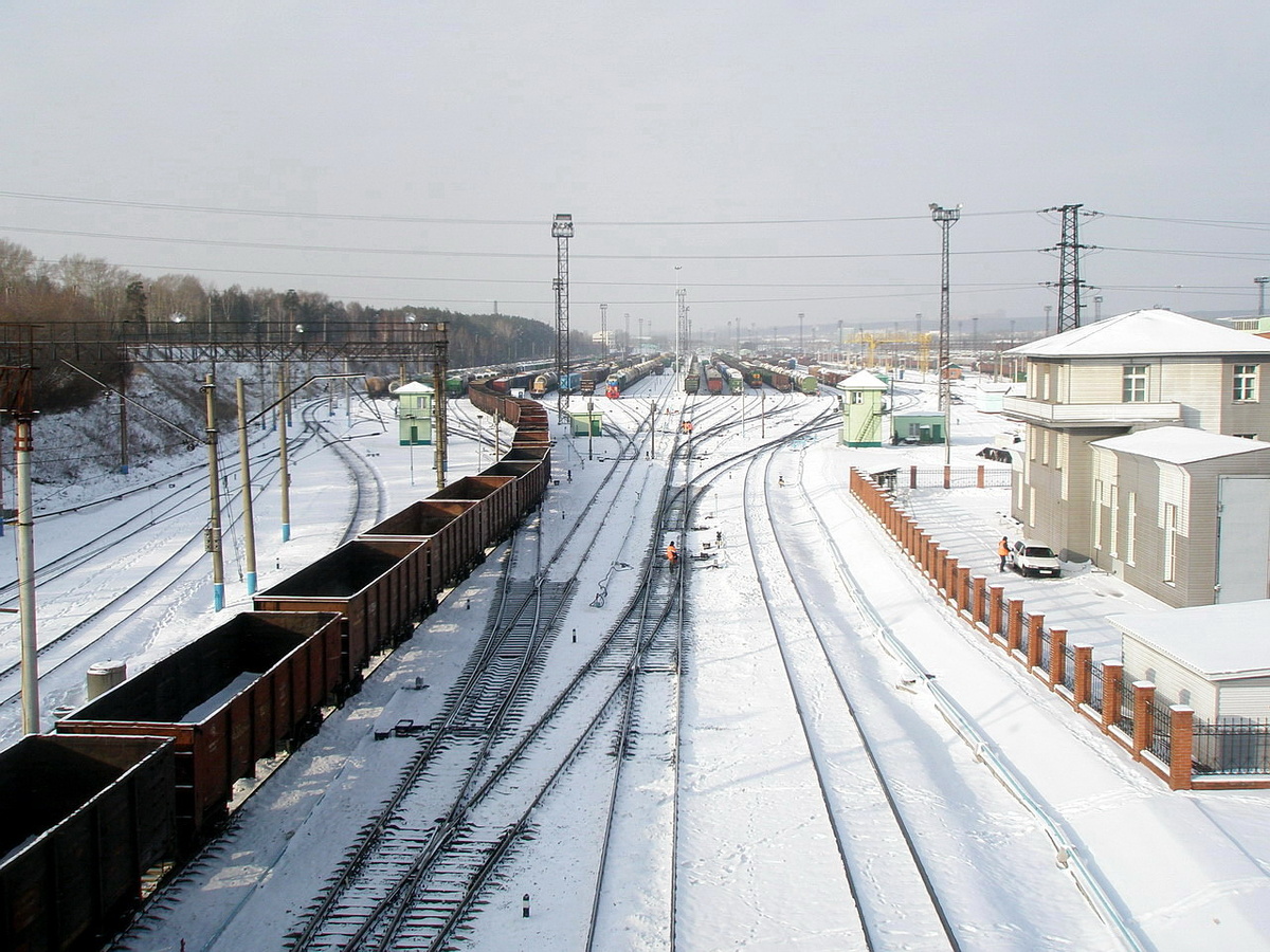 Фото №1: Вид на железнодорожные пути