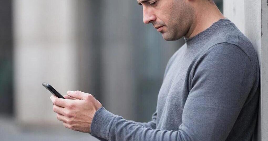 В Сыктывкаре 19-летний парень стал жертвой интернет-шантажа