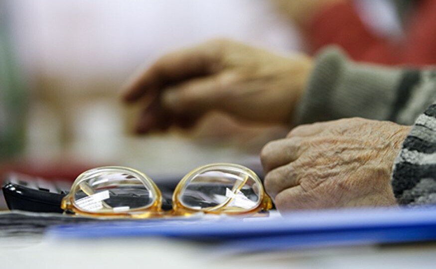 «Пенсионеров надули!»: Почему накопить на достойную старость в России стало невозможным