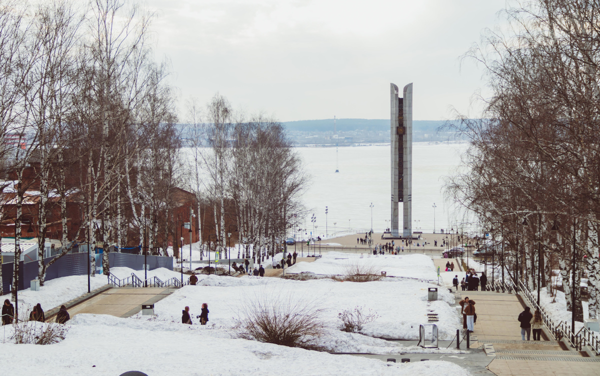    Главные новости Ижевска на утро 10 апреля: эпидобстановка в подтопленных поселках и нарушения при охране школ