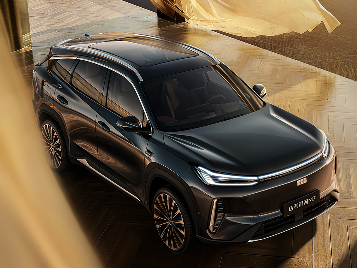 Новый гибридный кроссовер Geely Galaxy M7 выходит на рынок