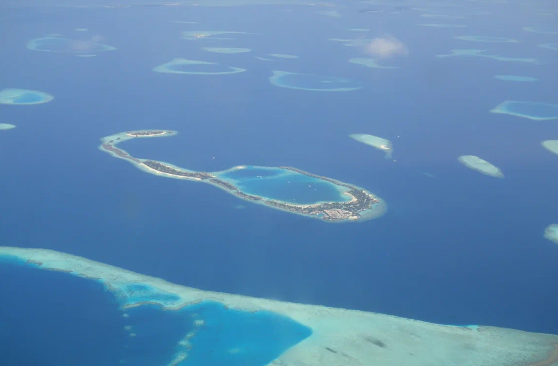 Фото автора. Вид на Мальдивские острова из самолёта