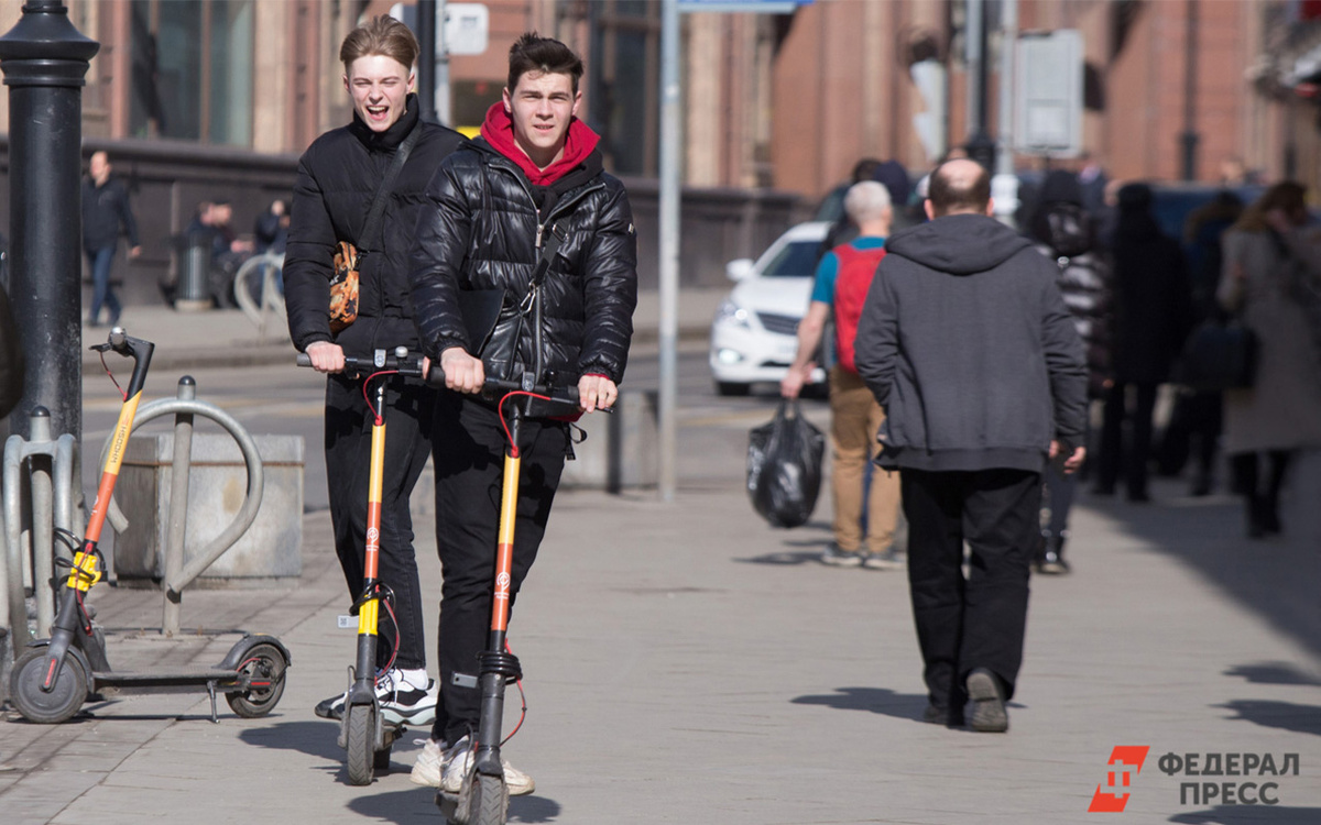 Минтранс предложит ограничение скорости на тротуаре до 10 км/ч, сообщил эксперт.  Фото: Фото: ФедералПресс / Елена Сычева