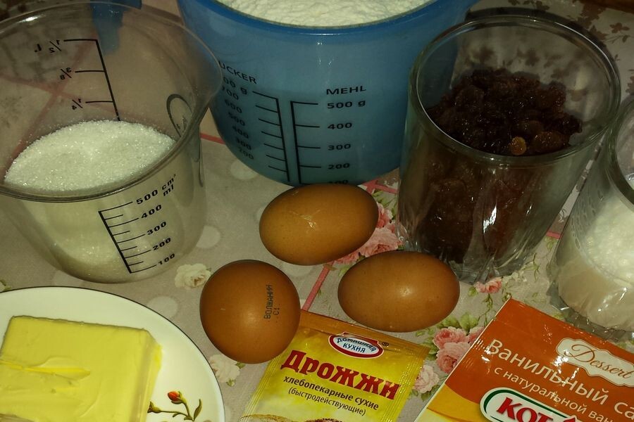 Ингредиенты для кулича на Пасху.