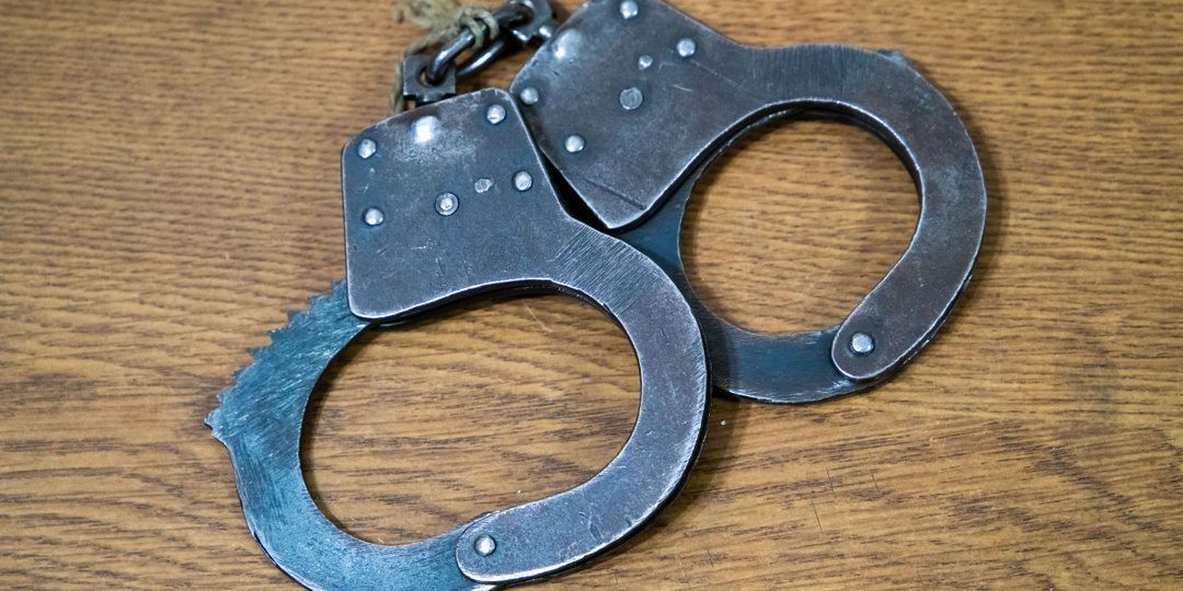 В Копейске задержали чиновника, который распределял стройку и ремонт города