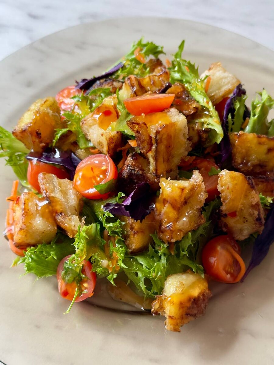 Салат с хрустящими баклажанами