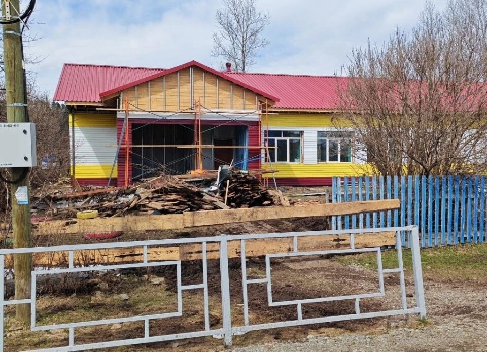    Ремонт соцобъектов в Чойском районе. Источник: Пресс-служба "Единой России"