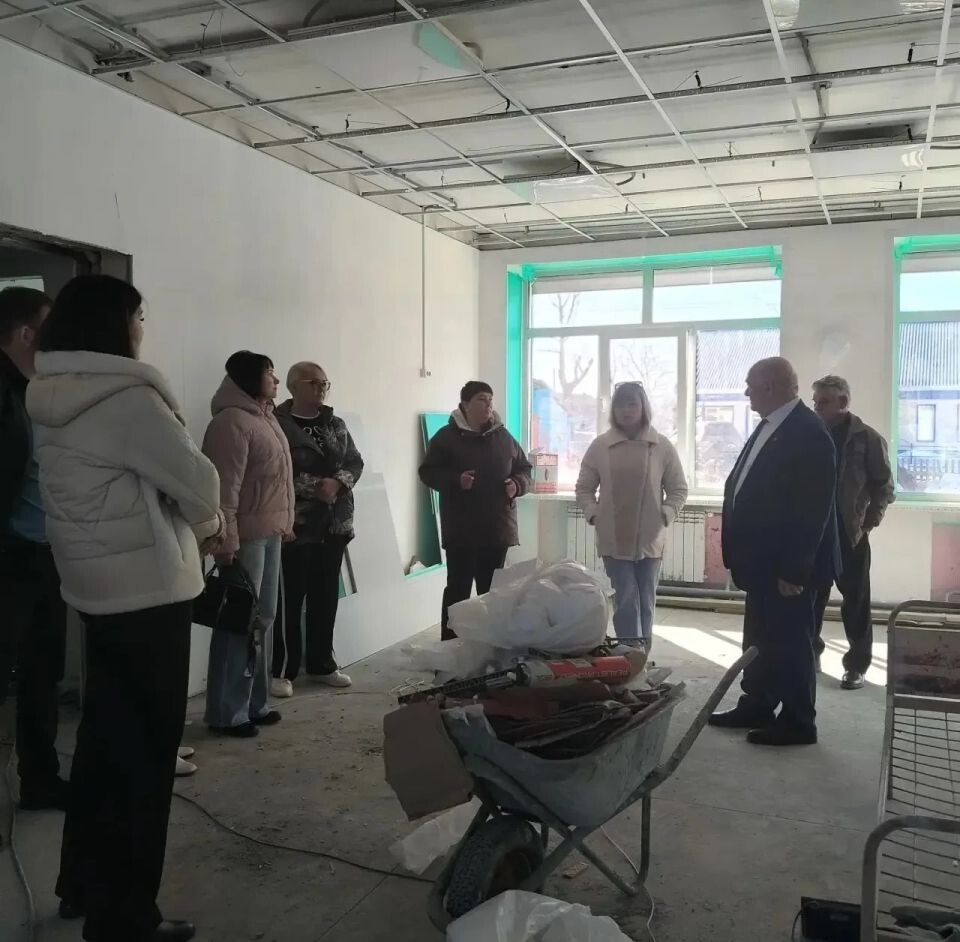    Ремонт соцобъектов в Чойском районе. Источник: Пресс-служба "Единой России"