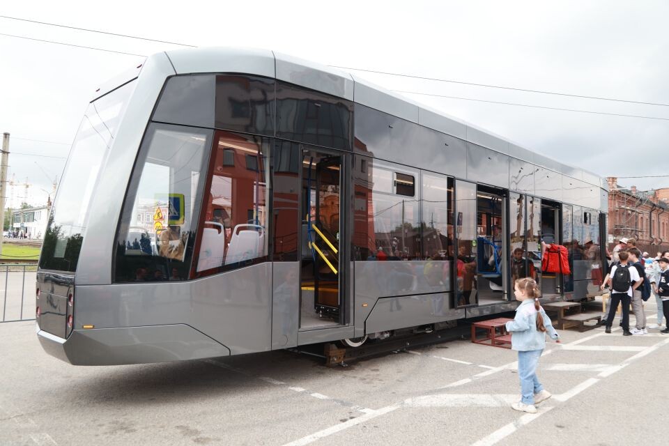    Презентация трамвая, собранного в Барнауле. Источник: Олег Укладов