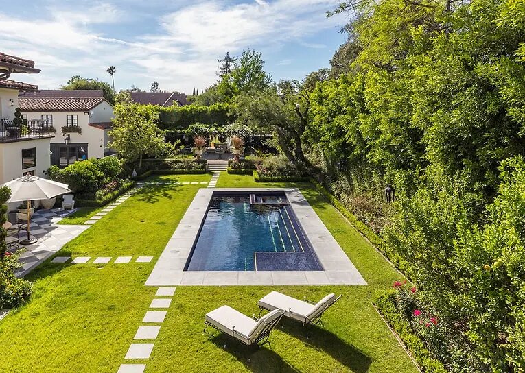    Источник: www.kommersant.ru Вероника