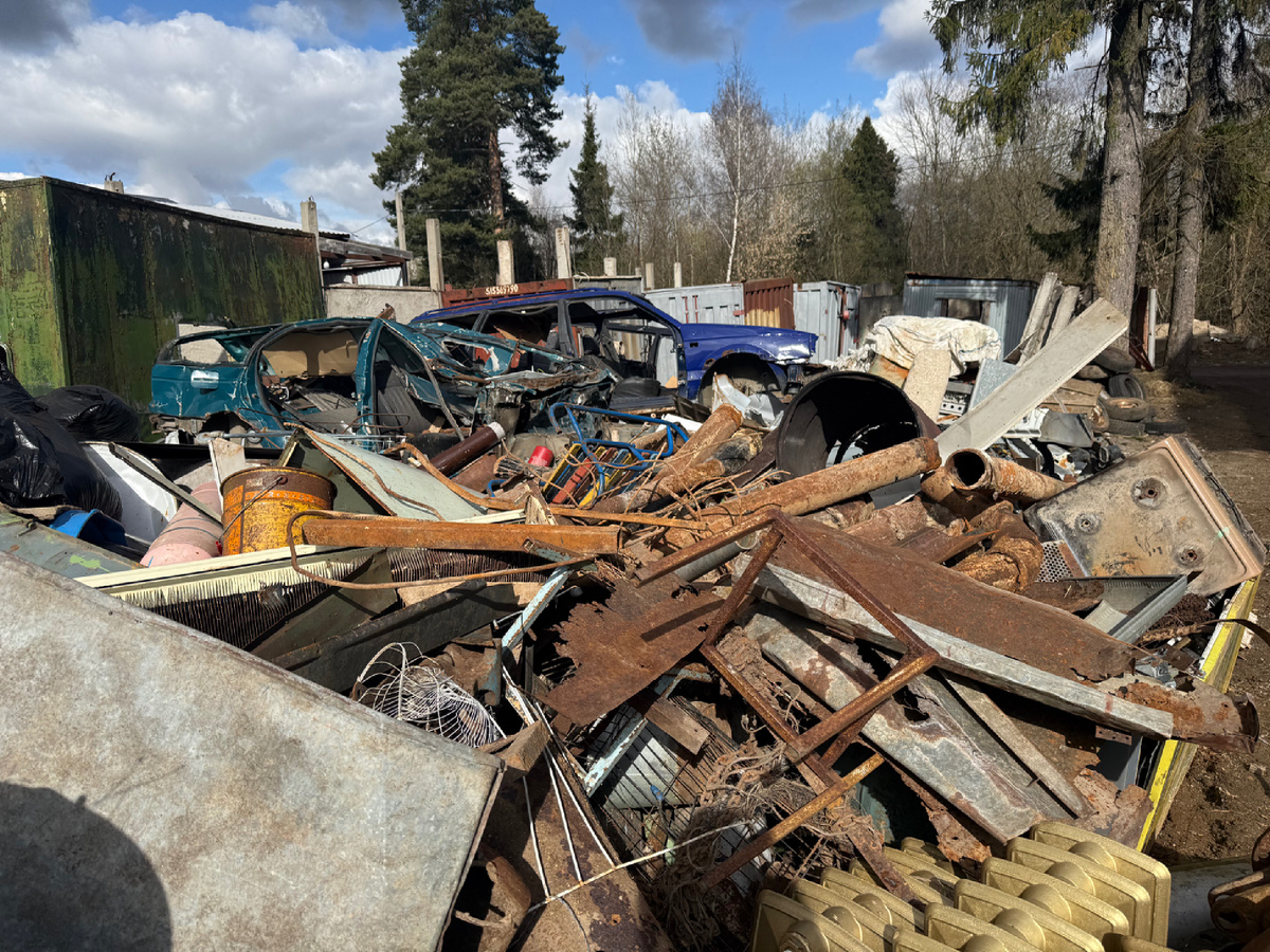 Лом копится на пунктах приема месяцами в надежде на повышение цен 