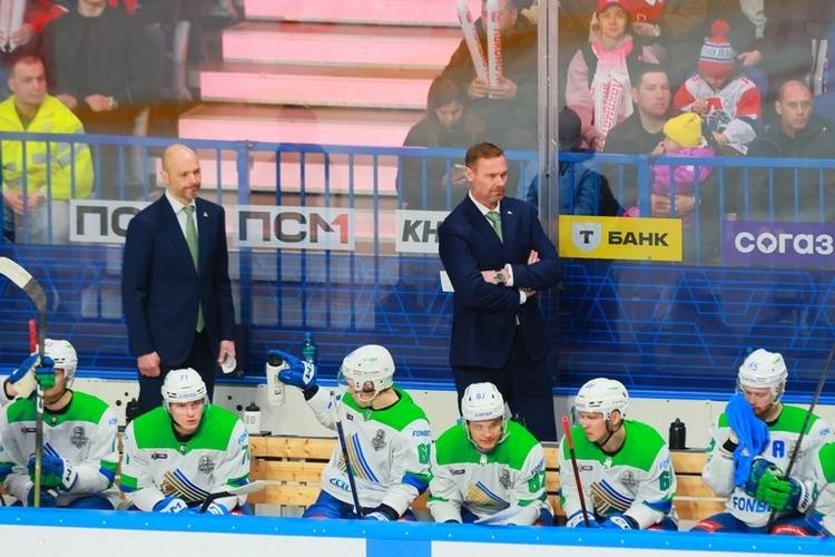    КХЛ заявила, что у клуба нет долгов по зарплатам хоккеистов.   
Фото: hcsalavat.ru
