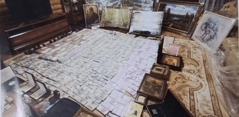    Кадры с обысков у бывшего вице-губернатора.