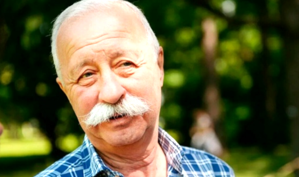 на фото Леонид Якубович 