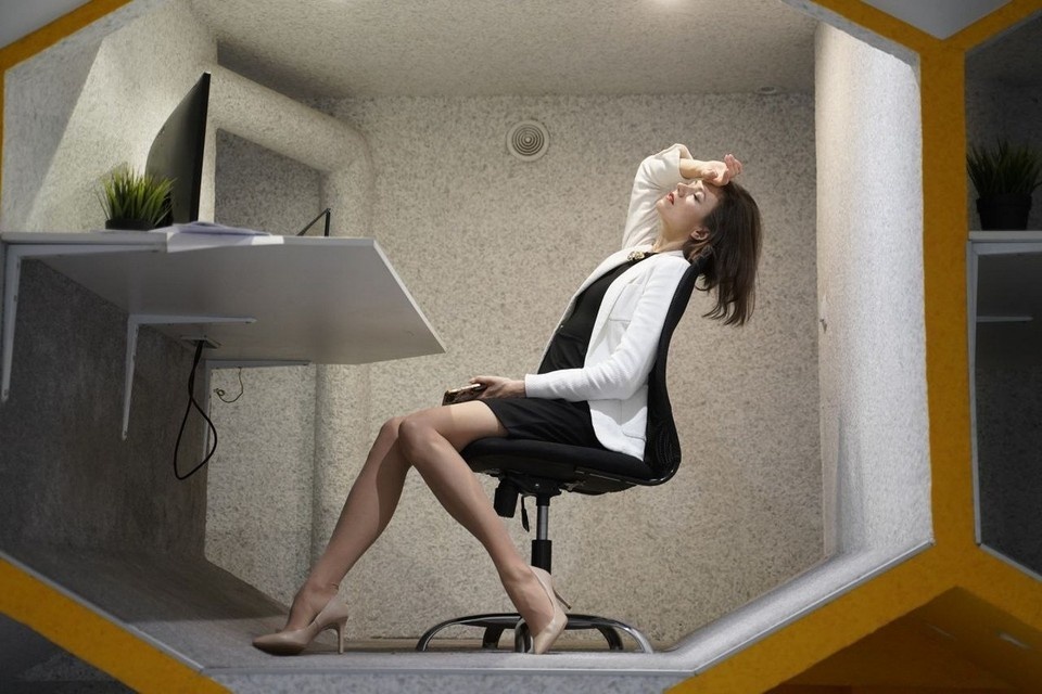    Люди могут ощутить упадок сил или резкую смену настроения Светлана МАКОВЕЕВА