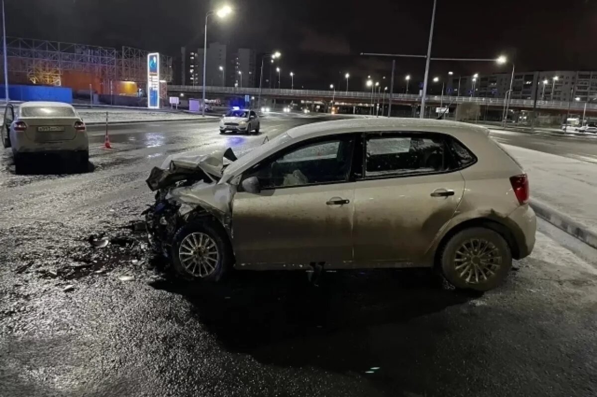    В Тюмени пьяный водитель устроил ночную аварию