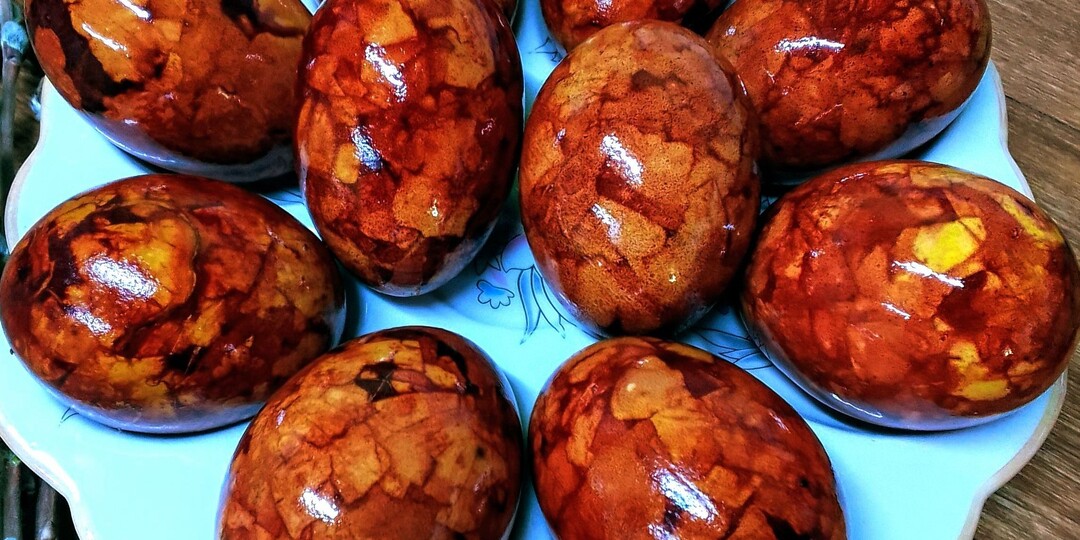 Мраморные яйца из луковой шелухи 🥚