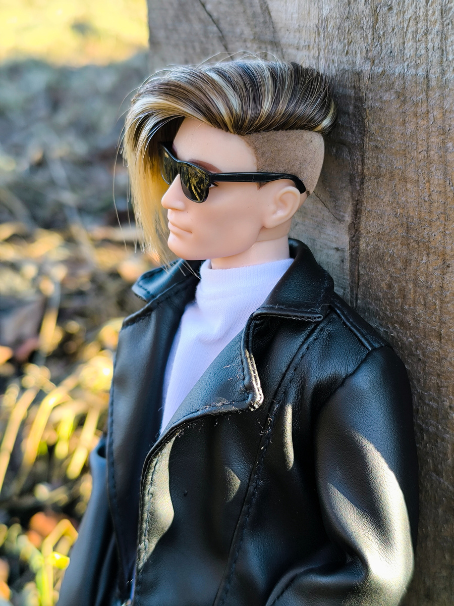 У нас со сводной сестрой идеальные отношения: она делает вид, что мы семья, а я делаю вид, что у меня амнезия.