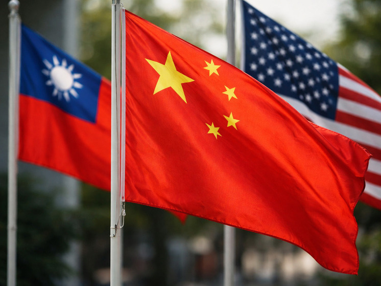     Коллаж: генерация ChatGPT