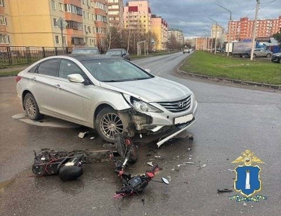    В Засвияжском районе Ульяновска дорогу не поделили иномарка и электровелосипед. Фото: Госавтоинспекция УО